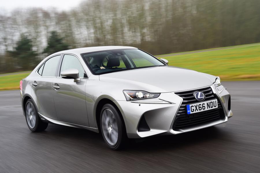  Lexus IS300h 2016 года  (UK) (фото 5 из 9)